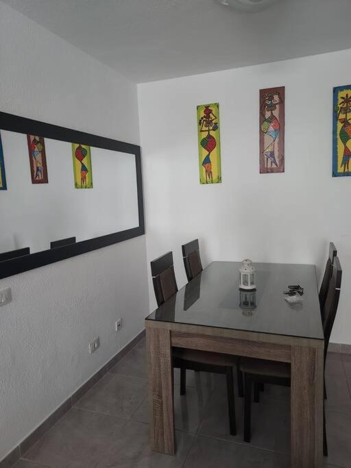 Con Piscina En Apartament